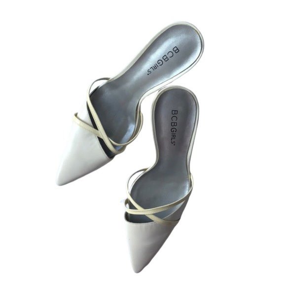 Vintage BCBGirls Cream Pointy Toe Mules - Picture 5 of 6
